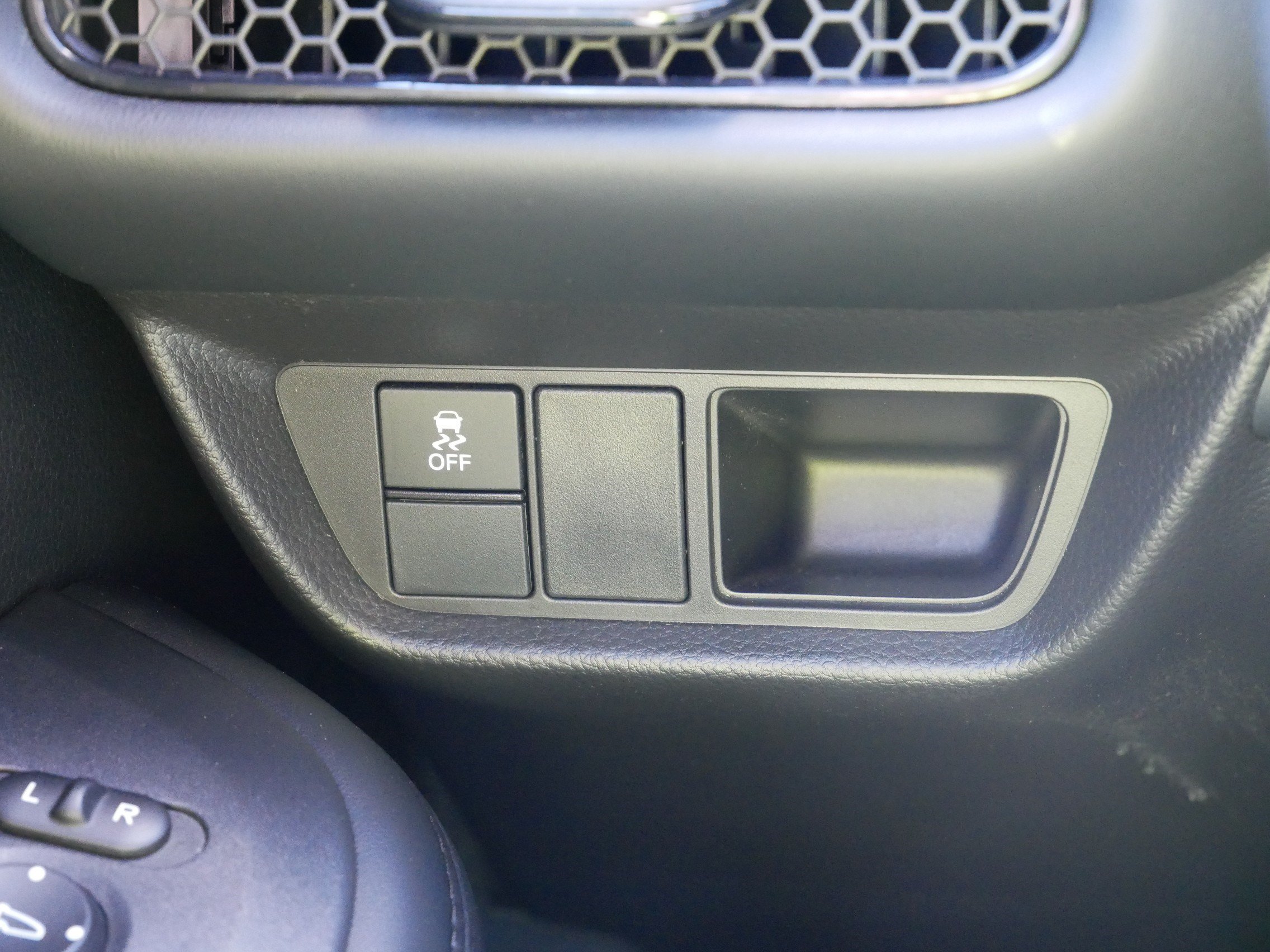 Certified 2024 Honda HR-V LX image 26