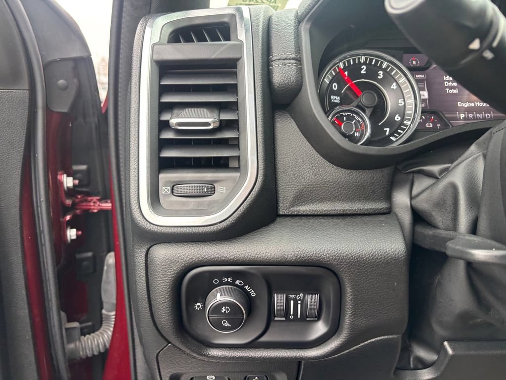 Used 2022 RAM 1500 Laramie AWD/4WD image 25