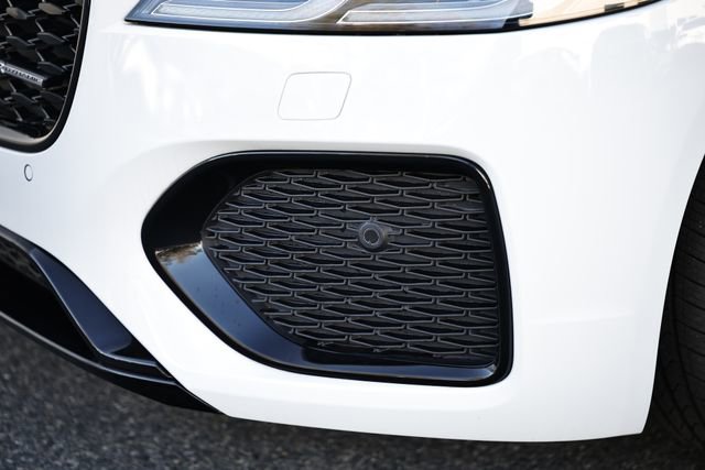 New 2024 Jaguar XF R-Dynamic SE AWD/4WD image 3