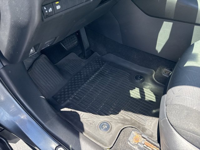 Used 2021 Toyota RAV4 XLE w/ Convenience Package AWD/4WD image 15