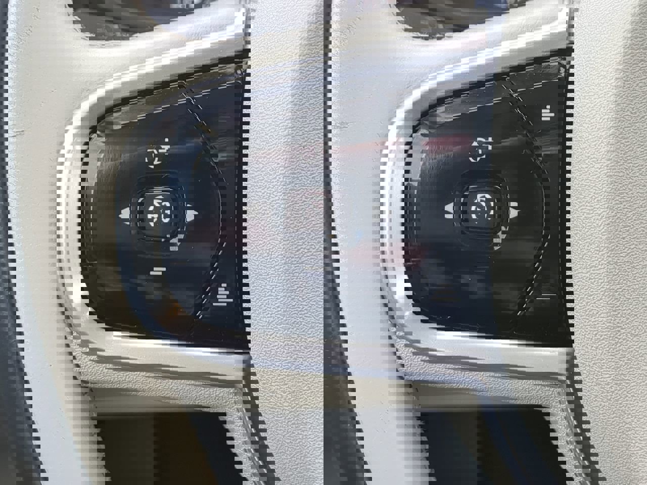 Used 2018 Volvo S90 T5 Momentum w/ Convenience Package image 23