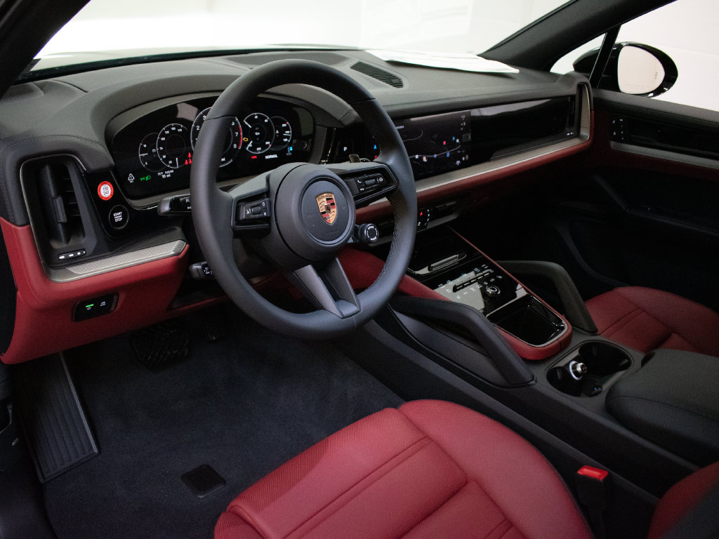 New 2026 Porsche Cayenne AWD/4WD image 4