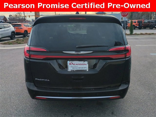 Used 2024 Chrysler Pacifica Touring-L image 5