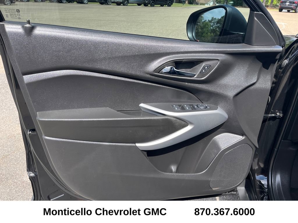 Used 2025 Chevrolet Trax LS FWD image 9