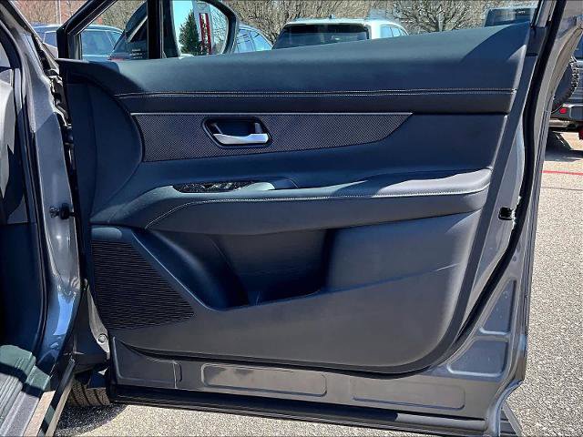 Certified 2025 Nissan Murano SV w/ Cargo Package image 12