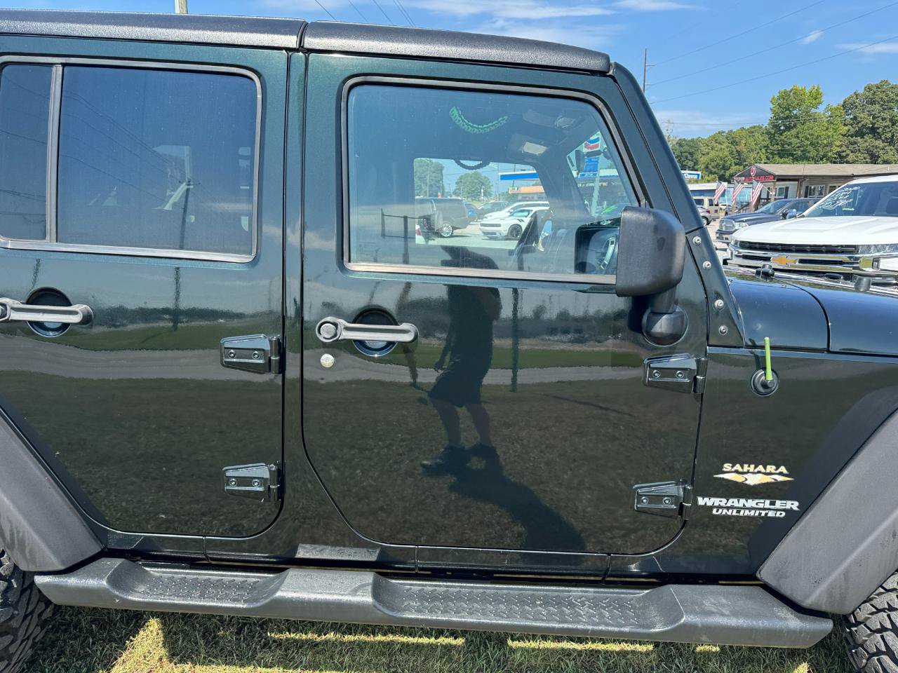 Used 2012 Jeep Wrangler Unlimited Sahara AWD/4WD image 14