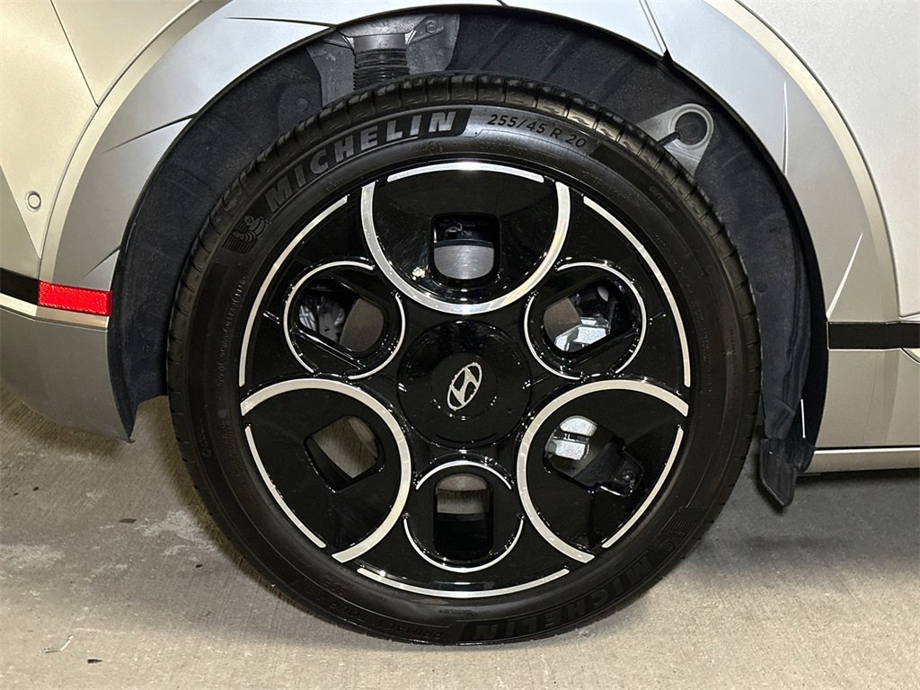 Used 2024 Hyundai Ioniq 5 Limited image 9