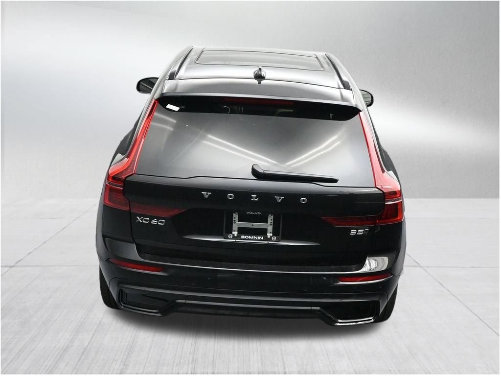 New 2026 Volvo XC60 B5 Plus AWD/4WD image 16