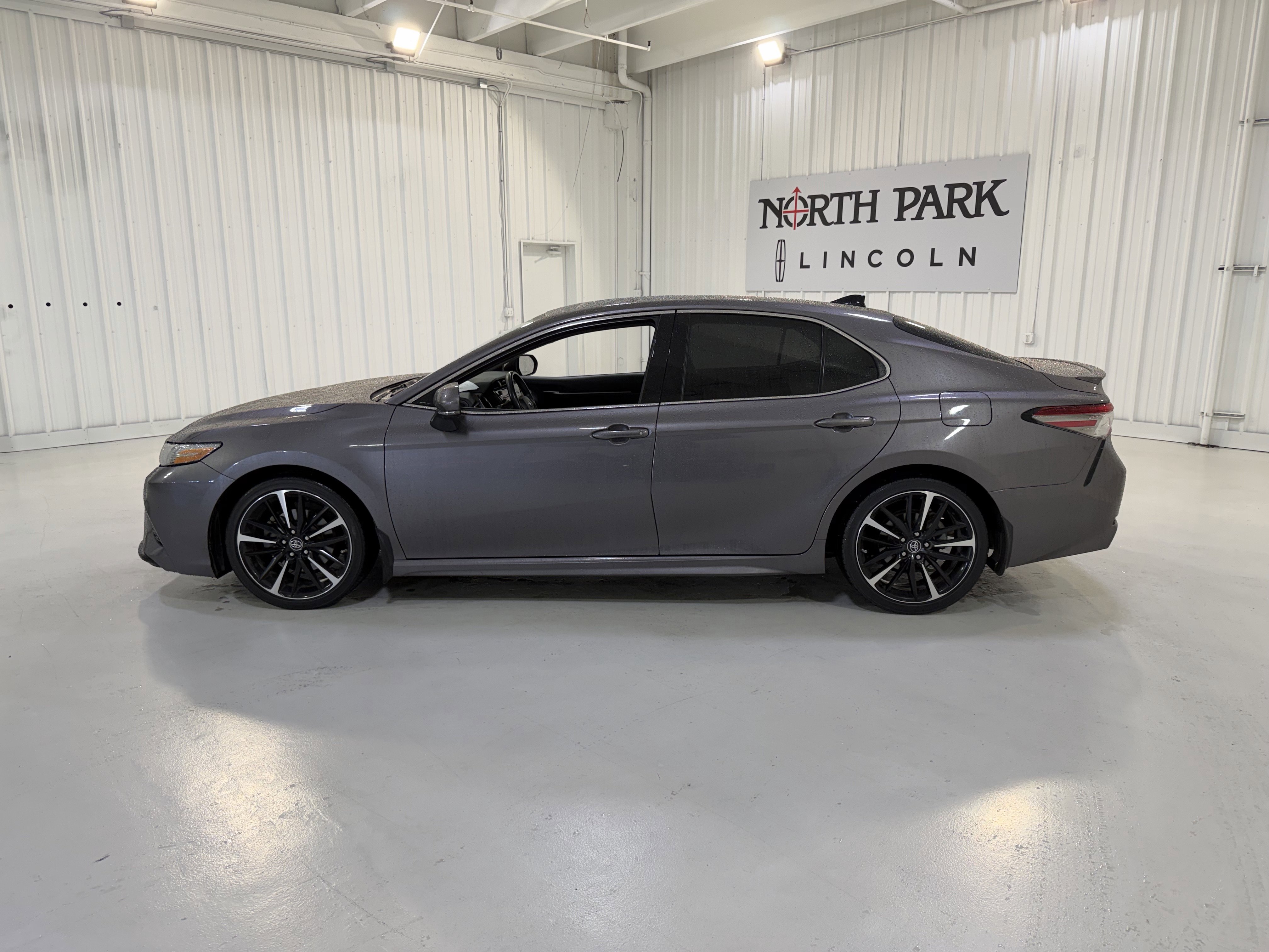 Used 2019 Toyota Camry XSE w/ Driver Assist Package FWD image 2