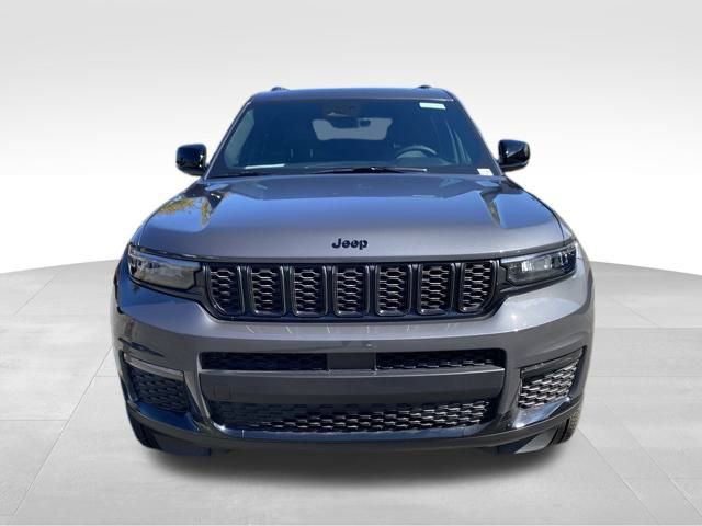 New 2025 Jeep Grand Cherokee L Limited w/ Black Appearance Package image 2