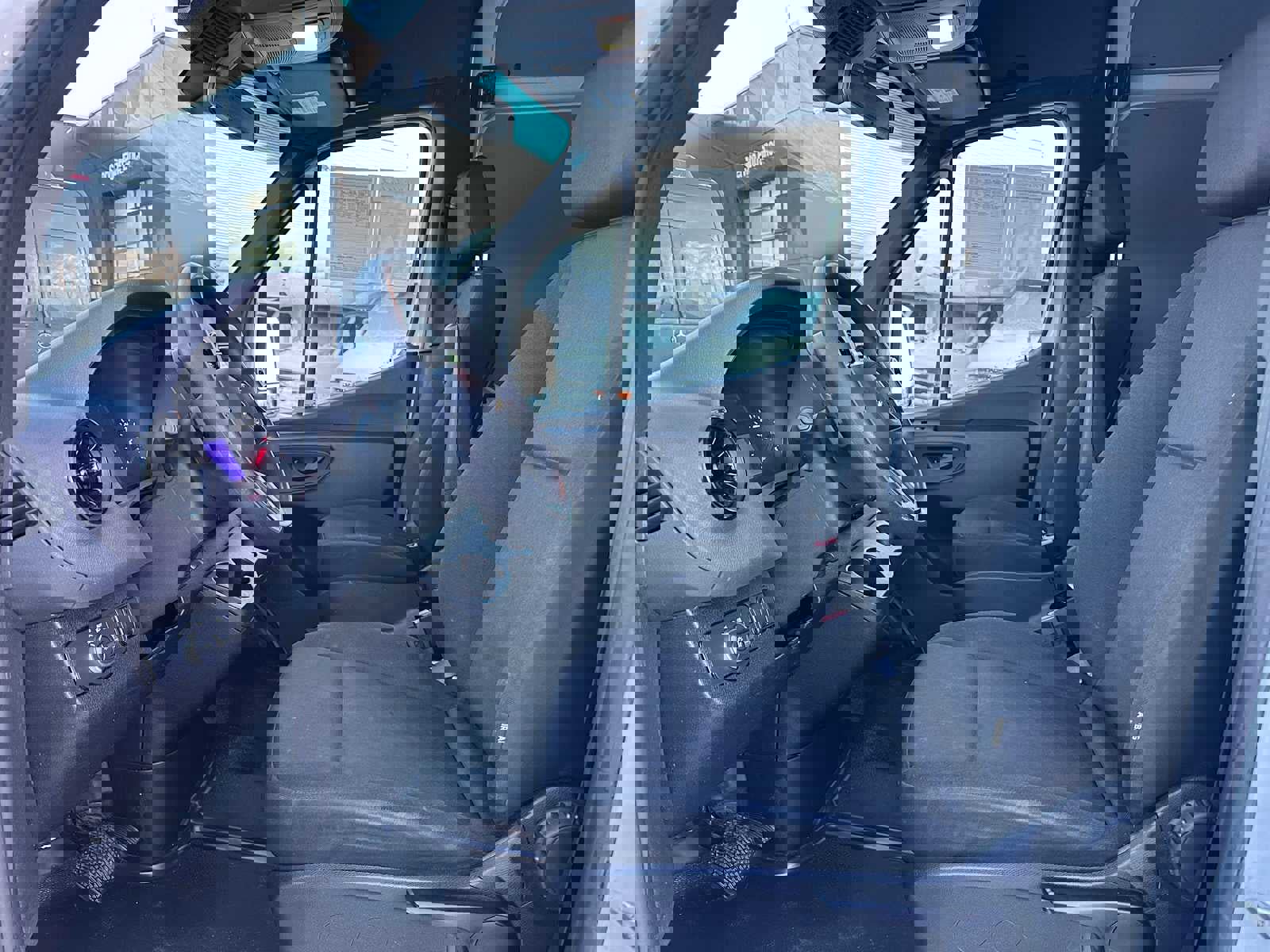 Used 2023 Mercedes-Benz Sprinter 2500 image 22