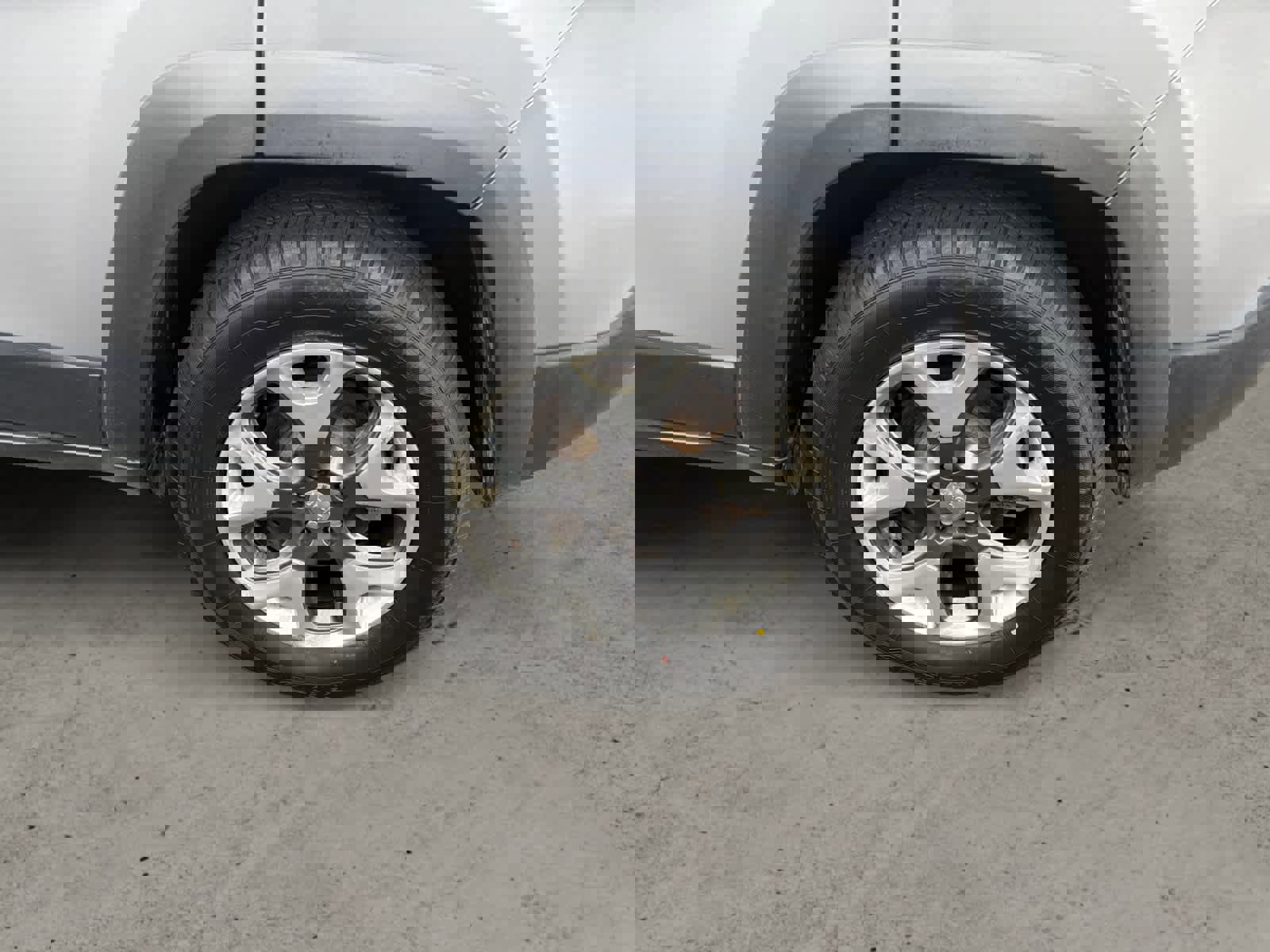 Used 2022 Jeep Cherokee Trailhawk w/ Trailhawk Elite Value Package image 9