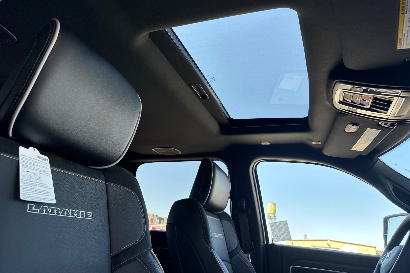 New 2026 RAM 2500 Laramie AWD/4WD image 15