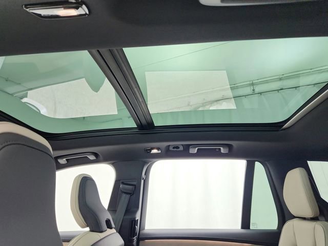 New 2026 Volvo XC90 T8 Plus w/ Protection Package Premier image 30
