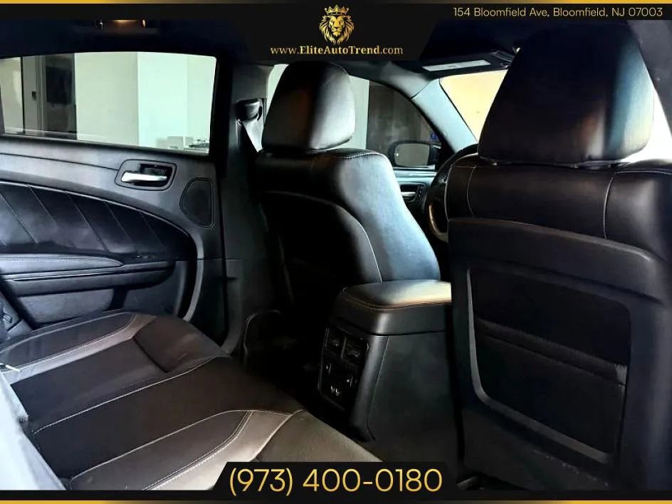 Used 2022 Dodge Charger SXT w/ Blacktop Package image 24