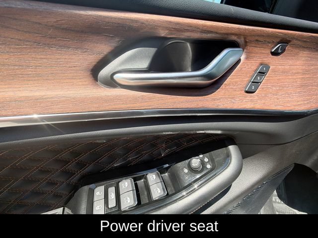 Used 2021 Jeep Grand Cherokee L Summit w/ Luxury Tech Group V AWD/4WD image 21