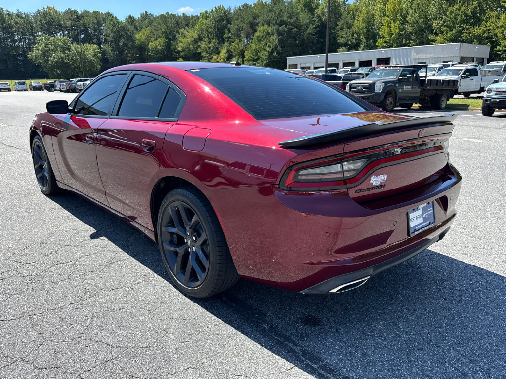 Used 2022 Dodge Charger SXT w/ Blacktop Package RWD image 5