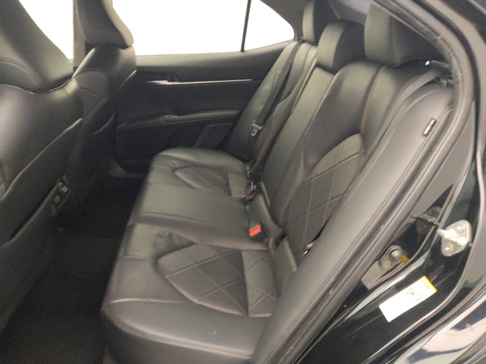Used 2018 Toyota Camry XLE FWD image 18