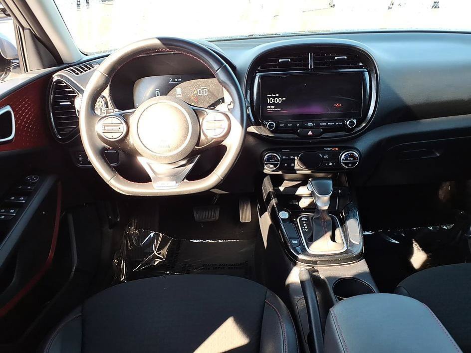 Used 2023 Kia Soul GT-Line FWD image 17