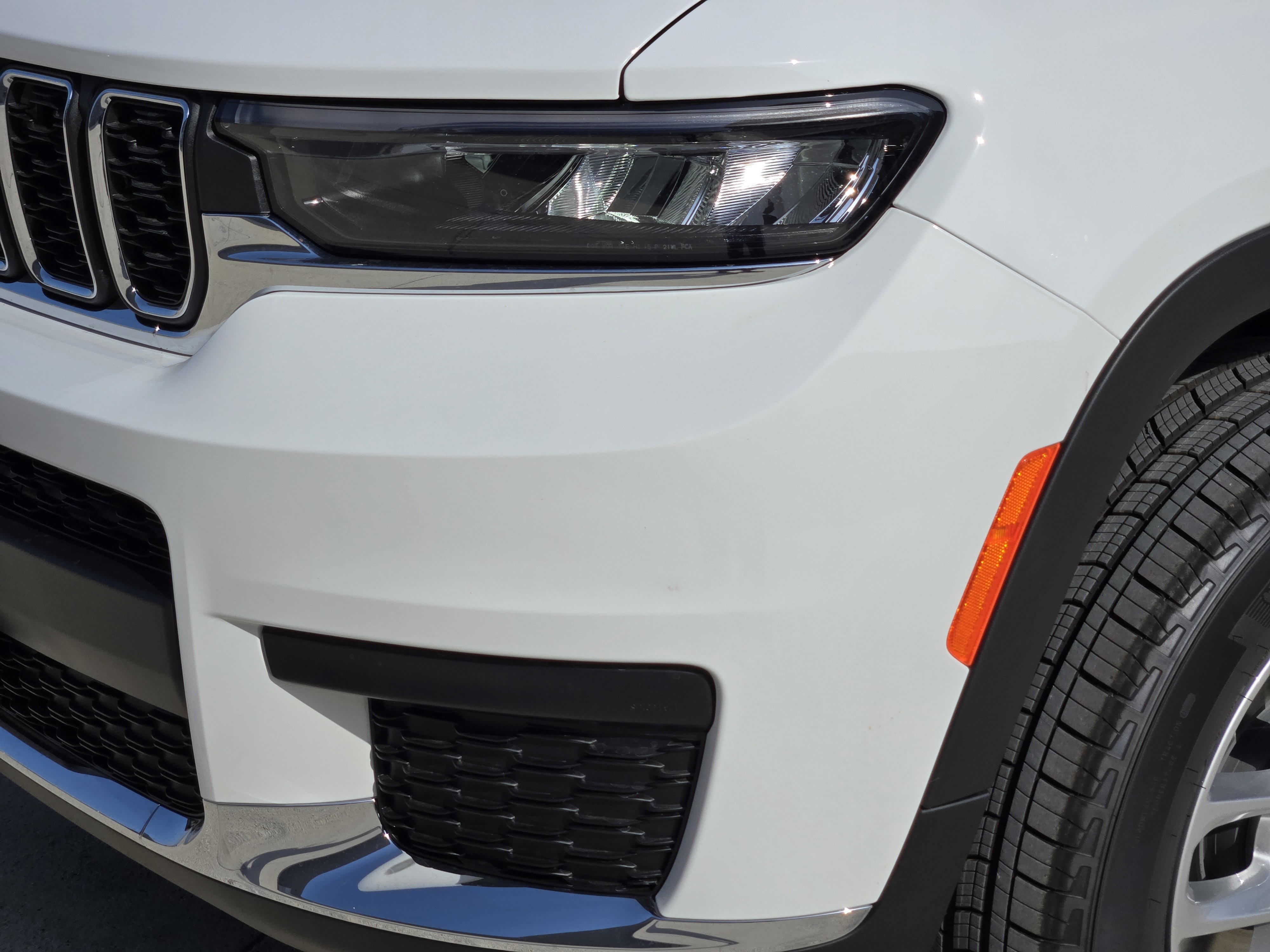 New 2026 Jeep Grand Cherokee L Laredo AWD/4WD image 7