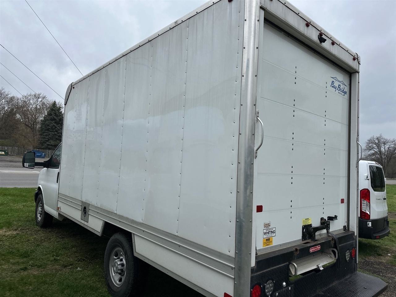 Used 2022 Chevrolet Express 3500 w/ Driver Convenience Package RWD image 10