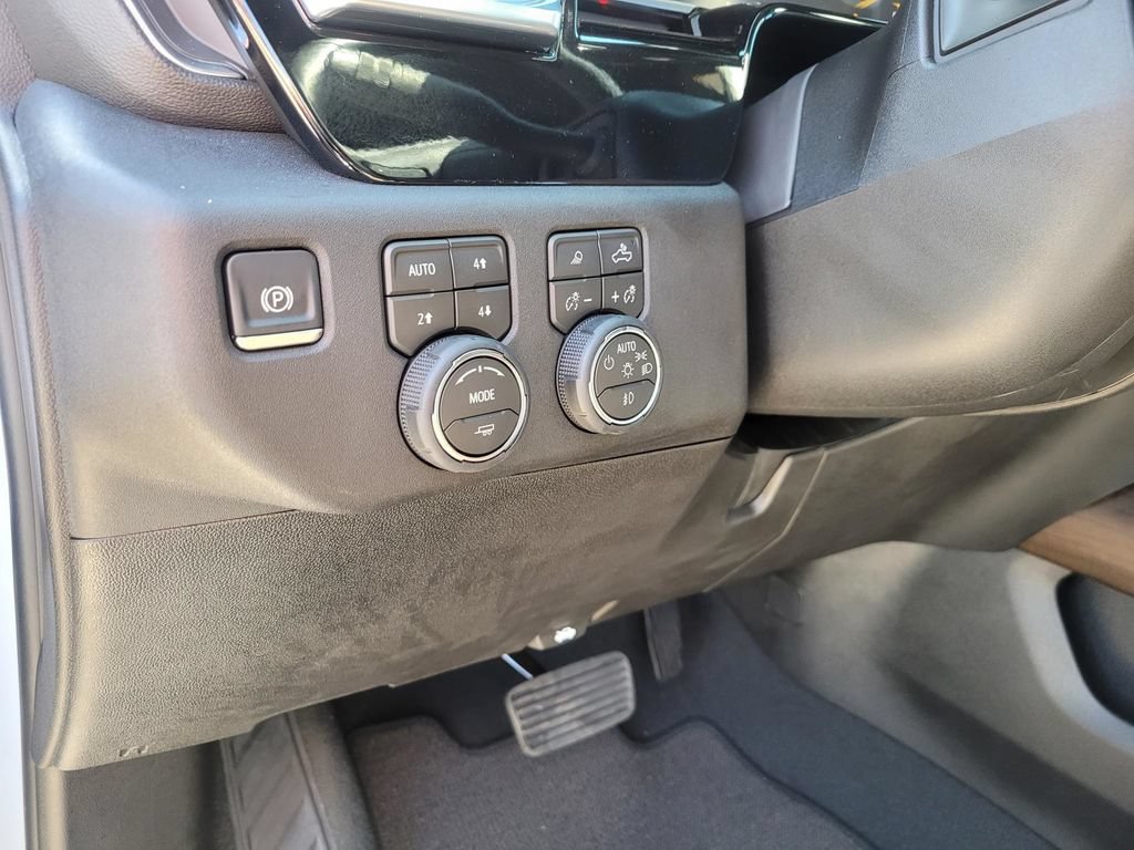 Used 2026 Chevrolet Silverado 2500 High Country AWD/4WD image 23