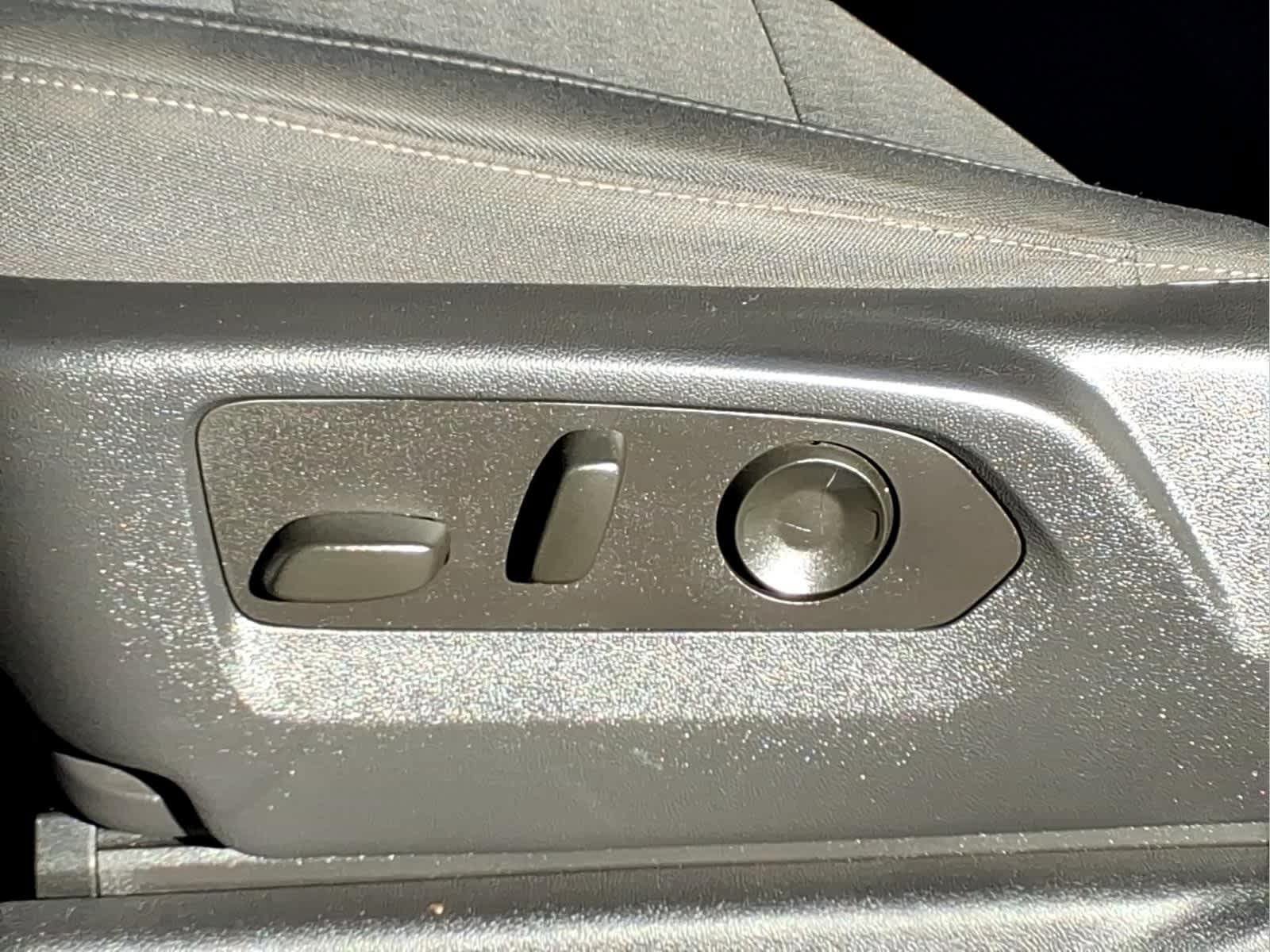 Used 2023 Chevrolet Silverado 1500 RST AWD/4WD image 16