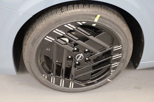 New 2026 Nissan Sentra SR w/ SR Premium Package FWD image 7
