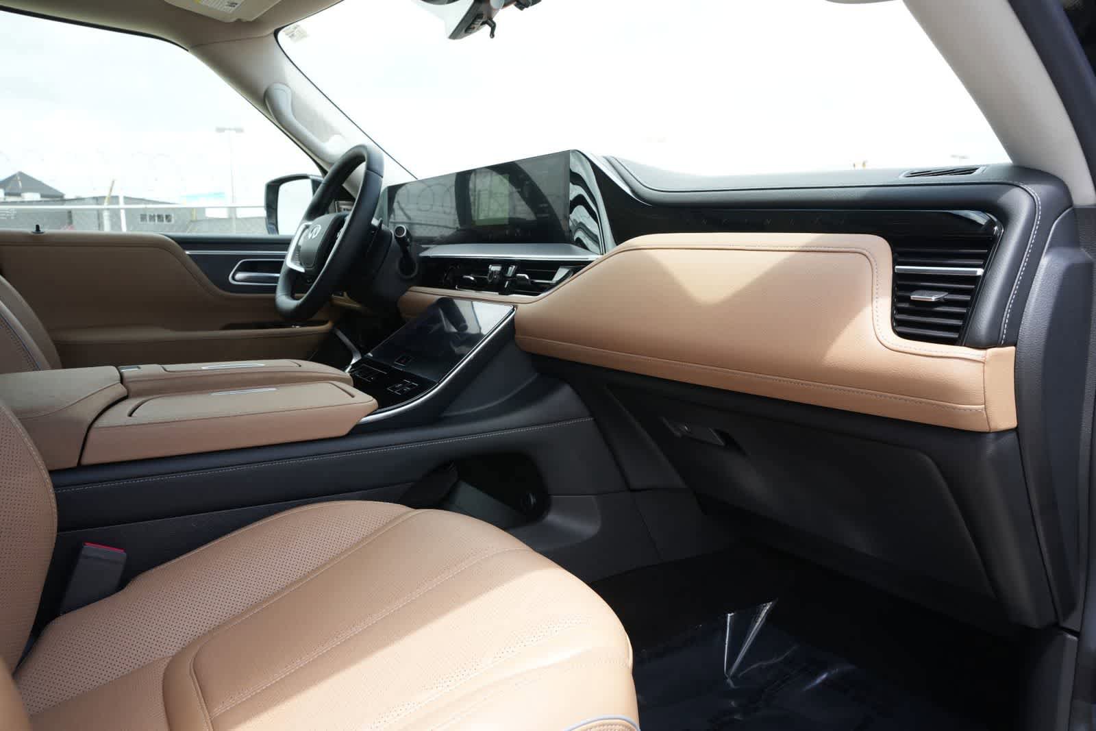 Certified 2025 INFINITI QX80 Sensory AWD/4WD image 17