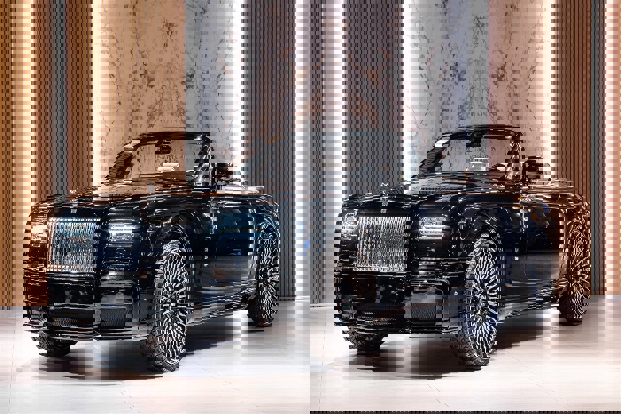 Used 2015 Rolls-Royce Phantom Drophead Coupe image 1