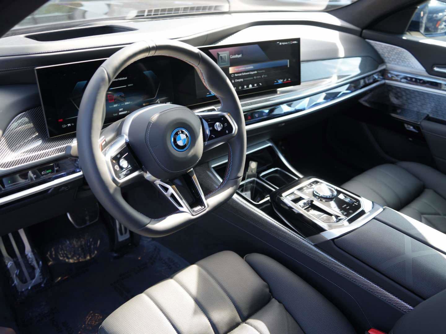 Used 2025 BMW i7 M70 image 9
