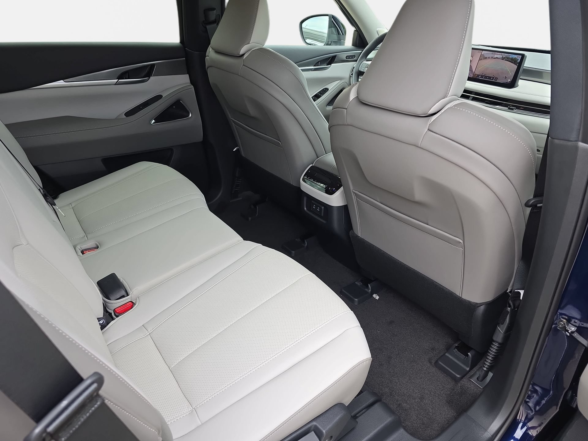 New 2027 INFINITI QX60 Luxe w/ Cargo Package AWD/4WD image 11