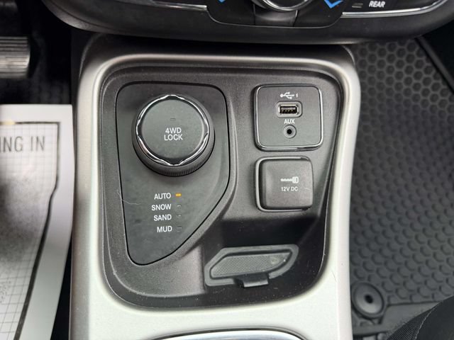 Used 2020 Jeep Compass Latitude w/ Popular Equipment Group AWD/4WD image 25