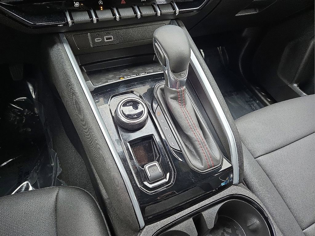 Used 2025 Chevrolet Colorado Z71 w/ Technology Package image 28