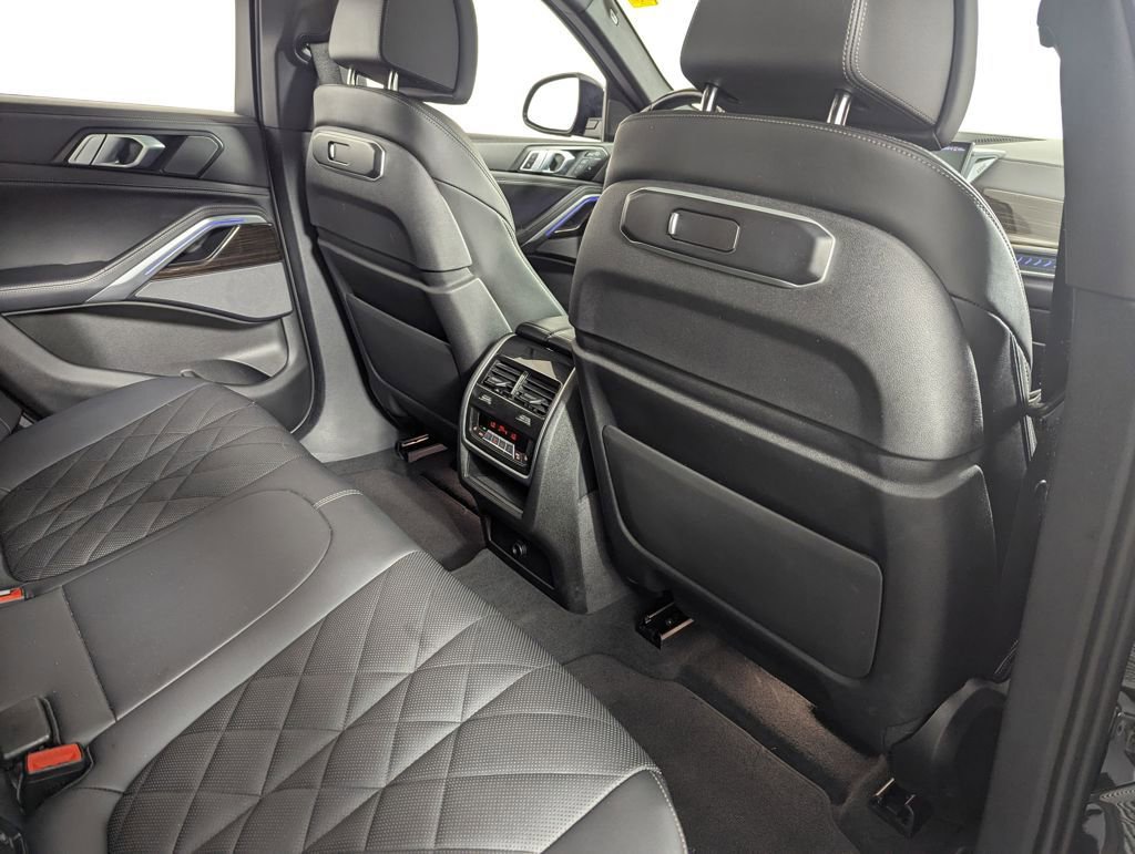 Used 2024 BMW X6 xDrive40i image 30