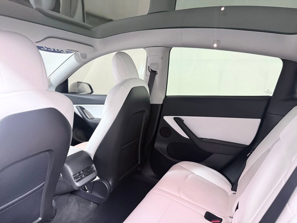 Used 2022 Tesla Model Y Performance image 19