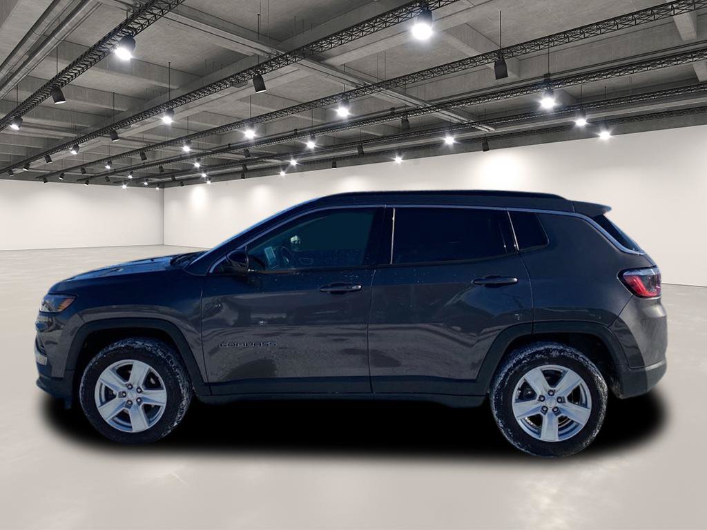 Used 2022 Jeep Compass Latitude w/ Convenience Group AWD/4WD image 4