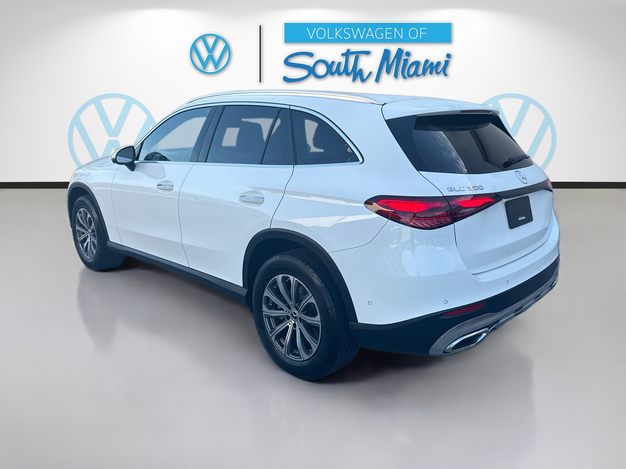 Used 2023 Mercedes-Benz GLC 300 w/ Pinnacle Trim Package image 5