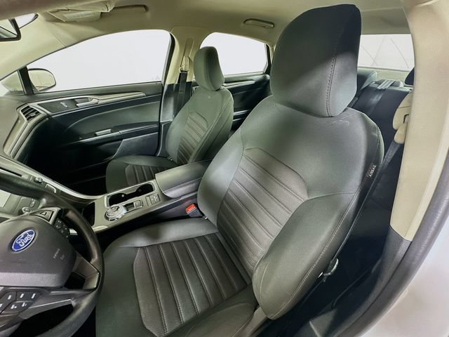 Used 2020 Ford Fusion SE FWD image 24