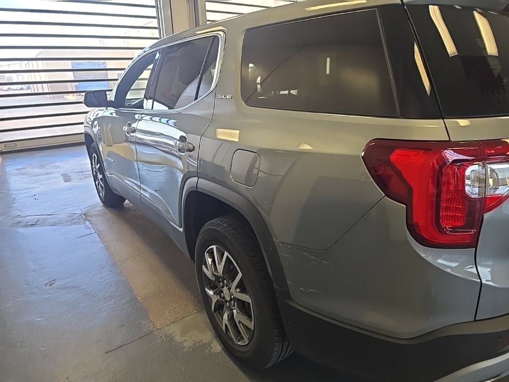 Used 2023 GMC Acadia SLE FWD image 4