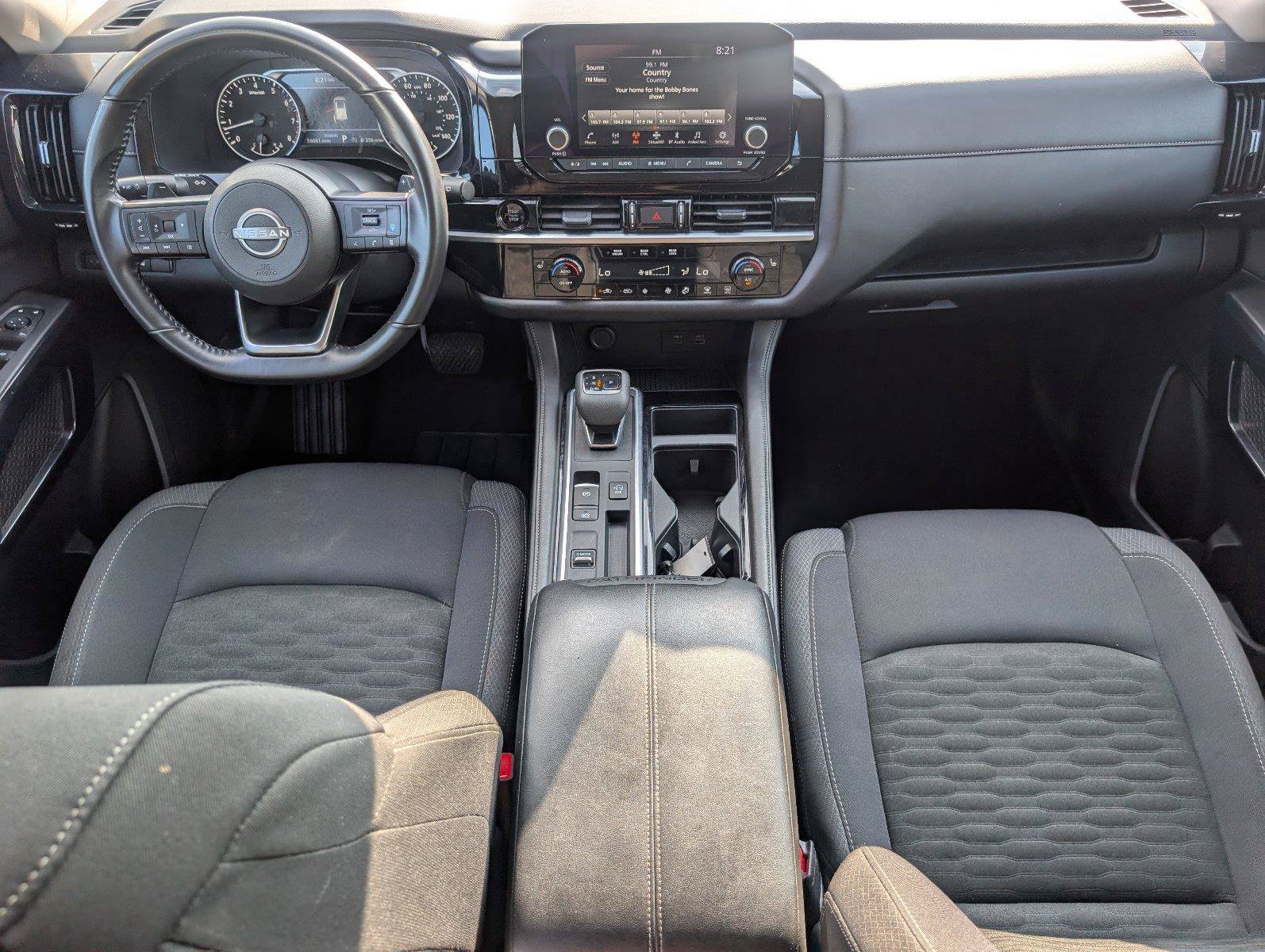 Used 2025 Nissan Pathfinder SV FWD image 32