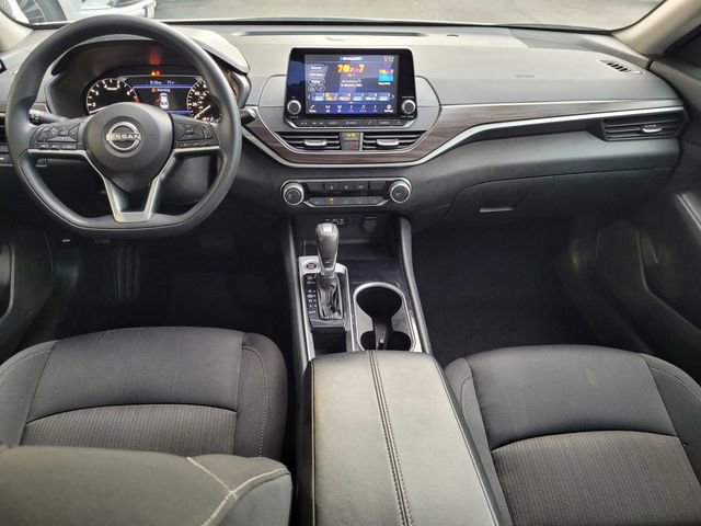 Used 2024 Nissan Altima 2.5 SV image 6