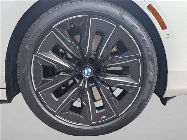 Used 2024 BMW 760i xDrive w/ Premium Package 2 AWD/4WD image 21