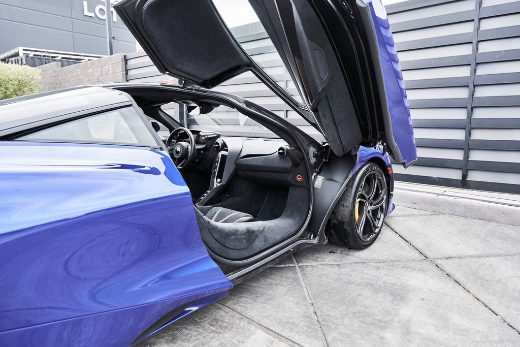 Used 2024 McLaren 750S image 27