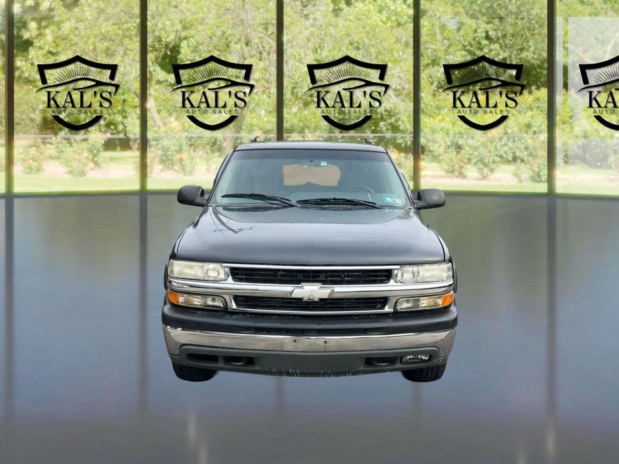 Used 2003 Chevrolet Suburban LS w/ LS Preferred Equipment Group AWD/4WD image 2
