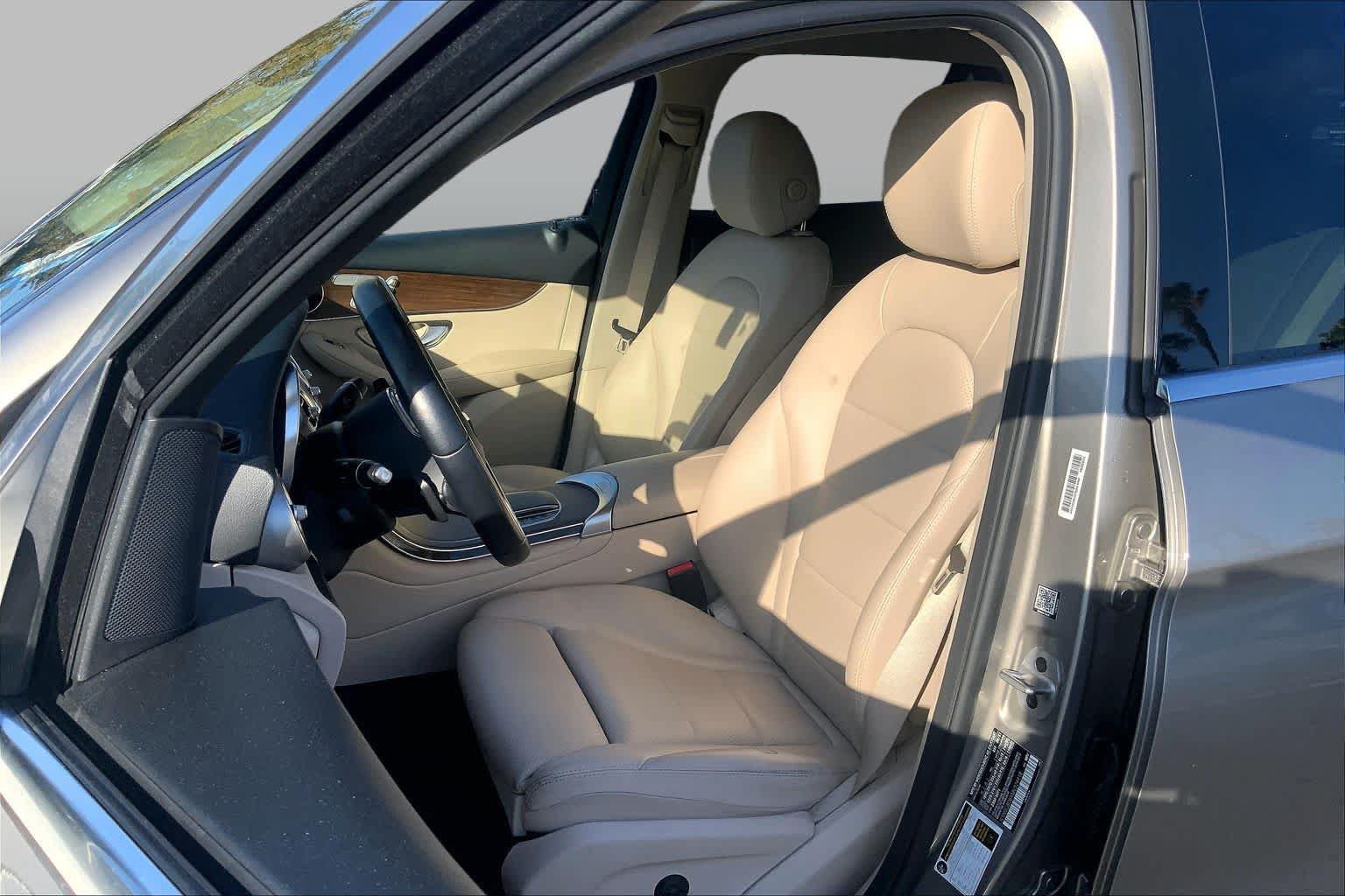Used 2021 Mercedes-Benz GLC 300 image 7