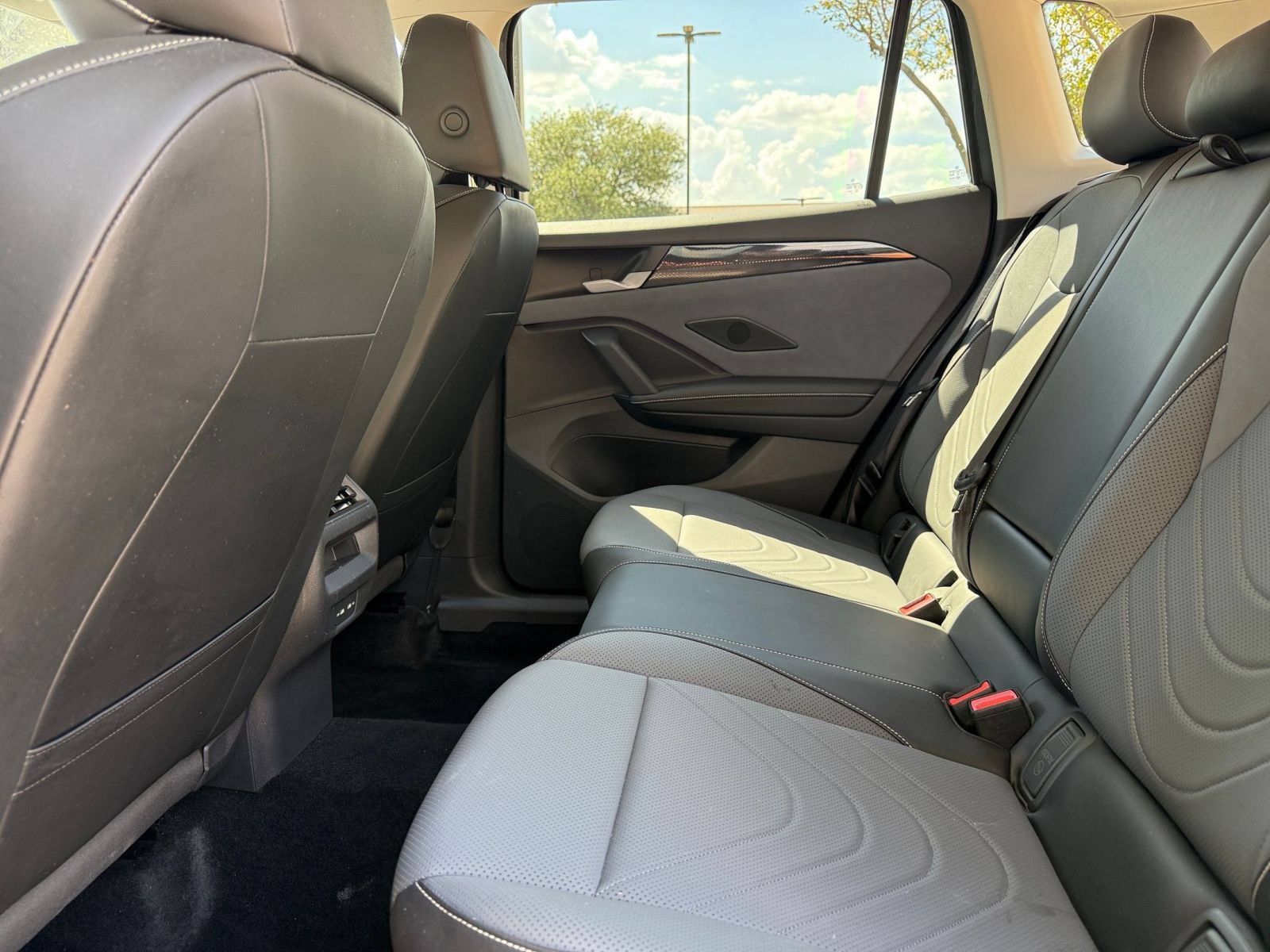 Used 2026 Volkswagen Tiguan SE AWD/4WD image 26