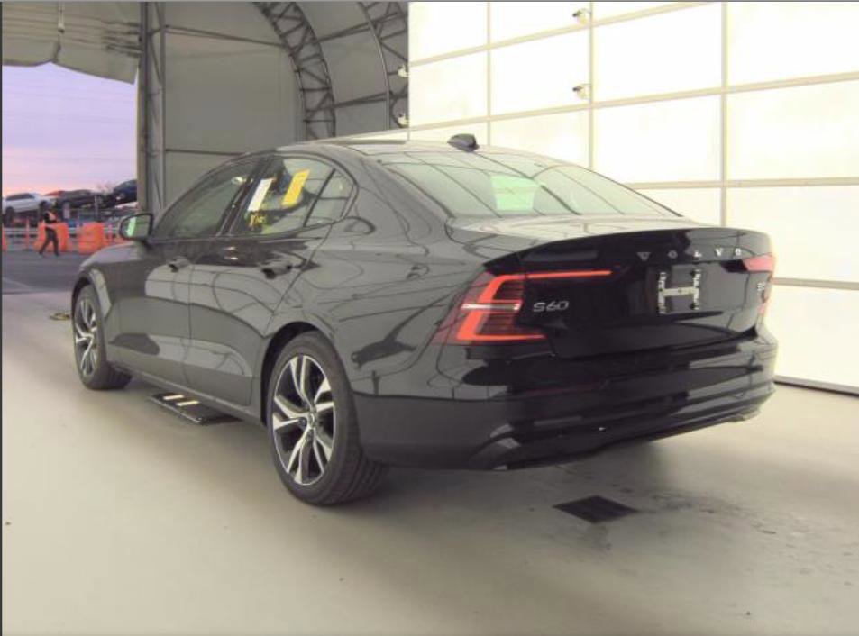 Used 2025 Volvo S60 B5 Core image 7