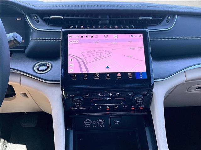 Used 2025 Jeep Grand Cherokee Limited w/ Luxury Tech Group II RWD image 8