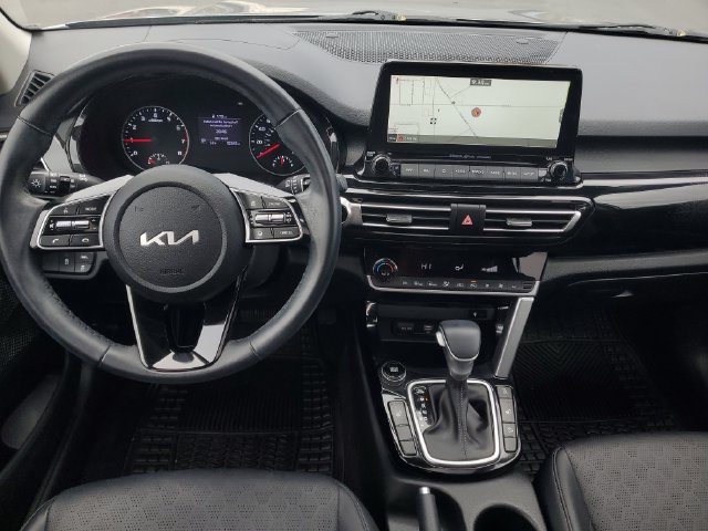 Used 2022 Kia Seltos EX AWD/4WD image 11